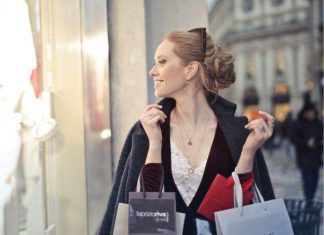 5 Compras innecesarias que debes evitar hacer siempre. Compras innecesarias