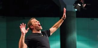 Así es el paso a paso del ritual matutino de Tony Robbins. ritual matutino de tony robbins